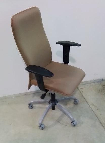 Fauteuil opérateur à roulettes