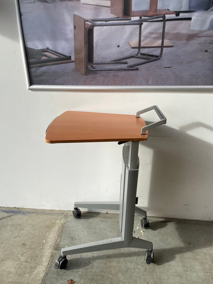 support vidéo projecteur mobile