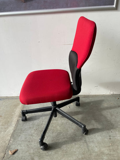 chaise de bureau rouge